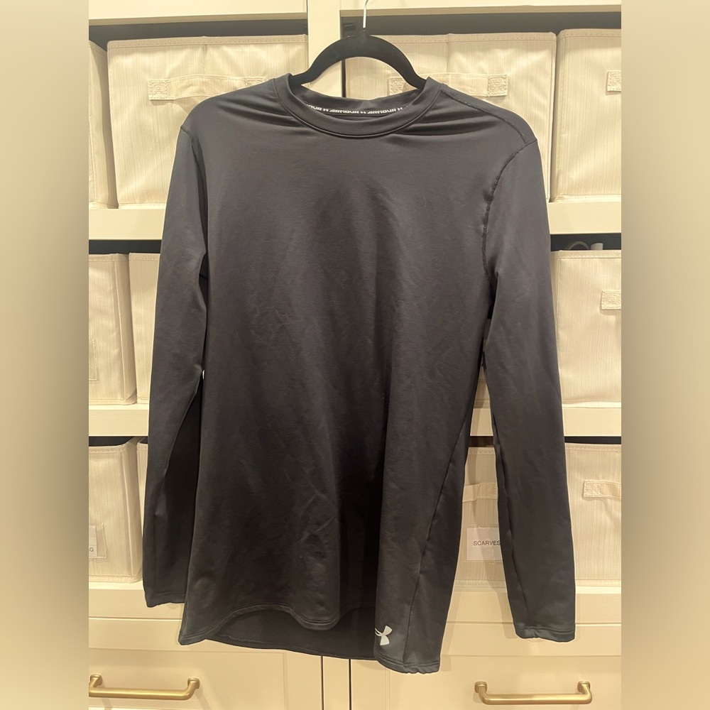 Men’s Under Armour fleece lined shirt. Size medium. EUC.